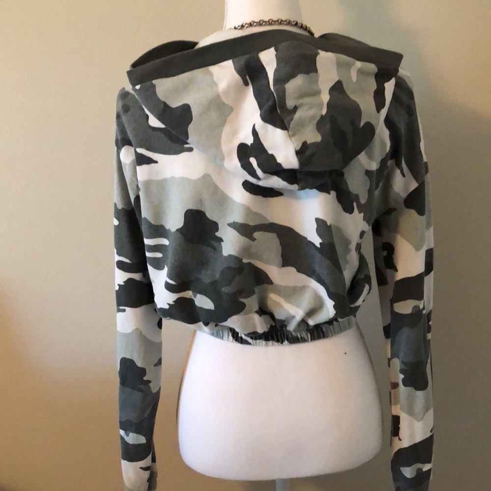 WILD FABLE Camo Cropped Hoodie - Picture 5 of 8